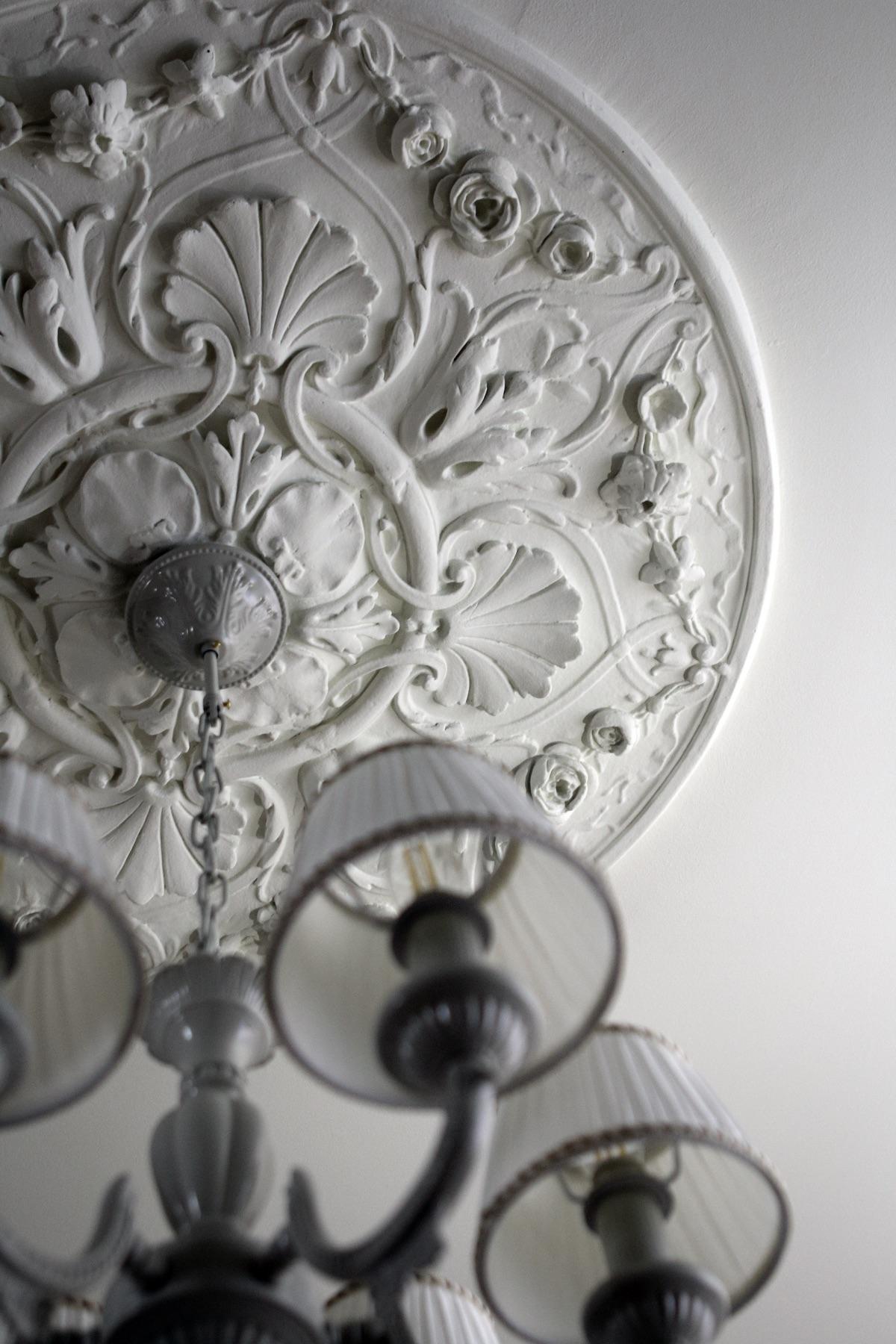 Plaster ceiling rosette — DeCorGips