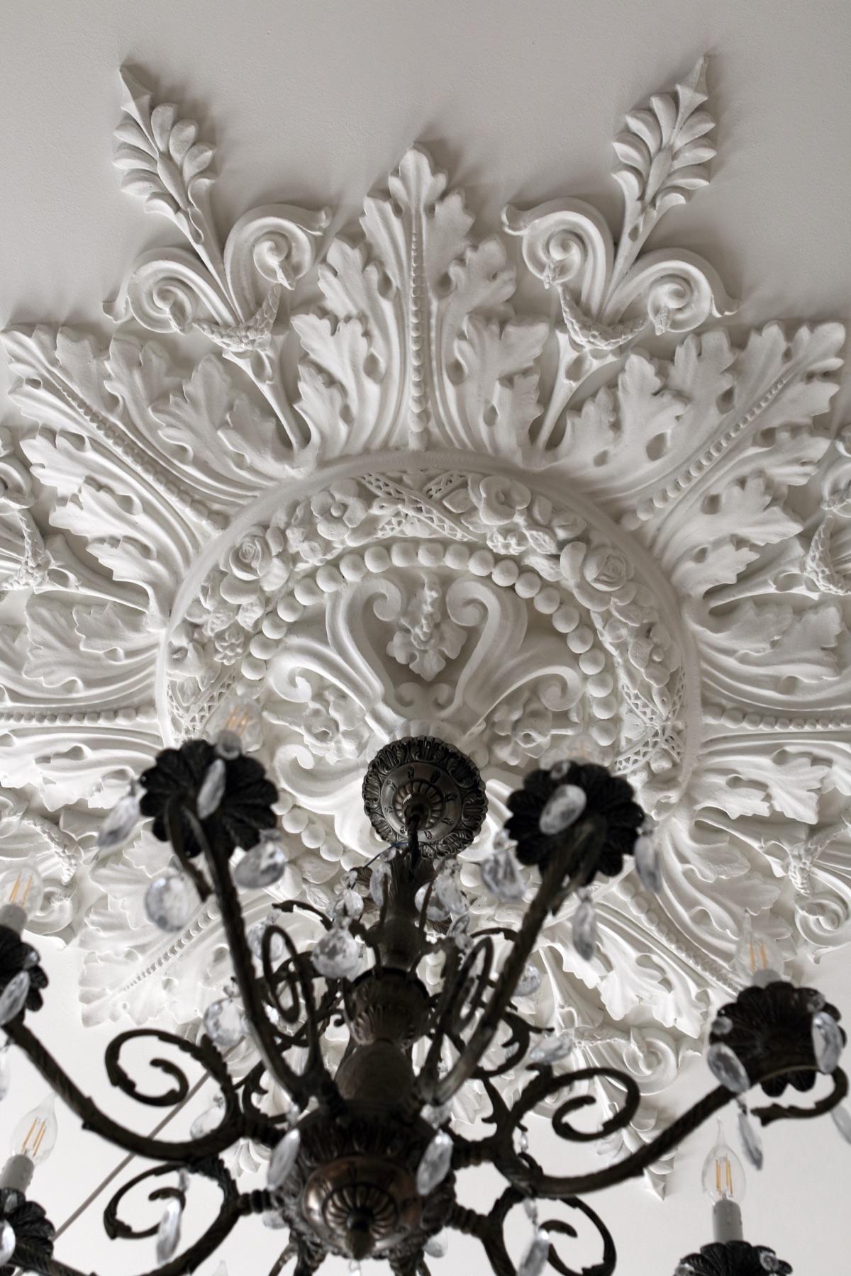 Plaster ceiling rosette — DeCorGips