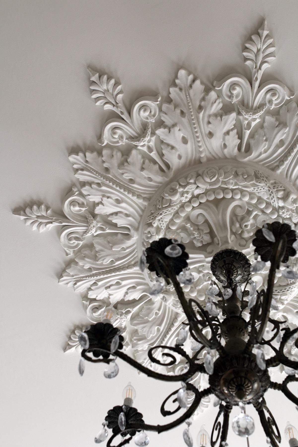 Plaster ceiling rosette — DeCorGips
