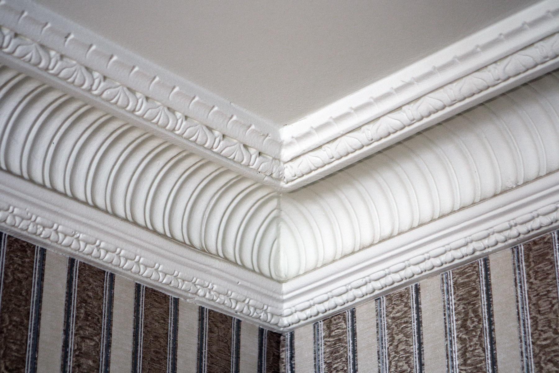 Decorative plaster cornice — DeCorGips
