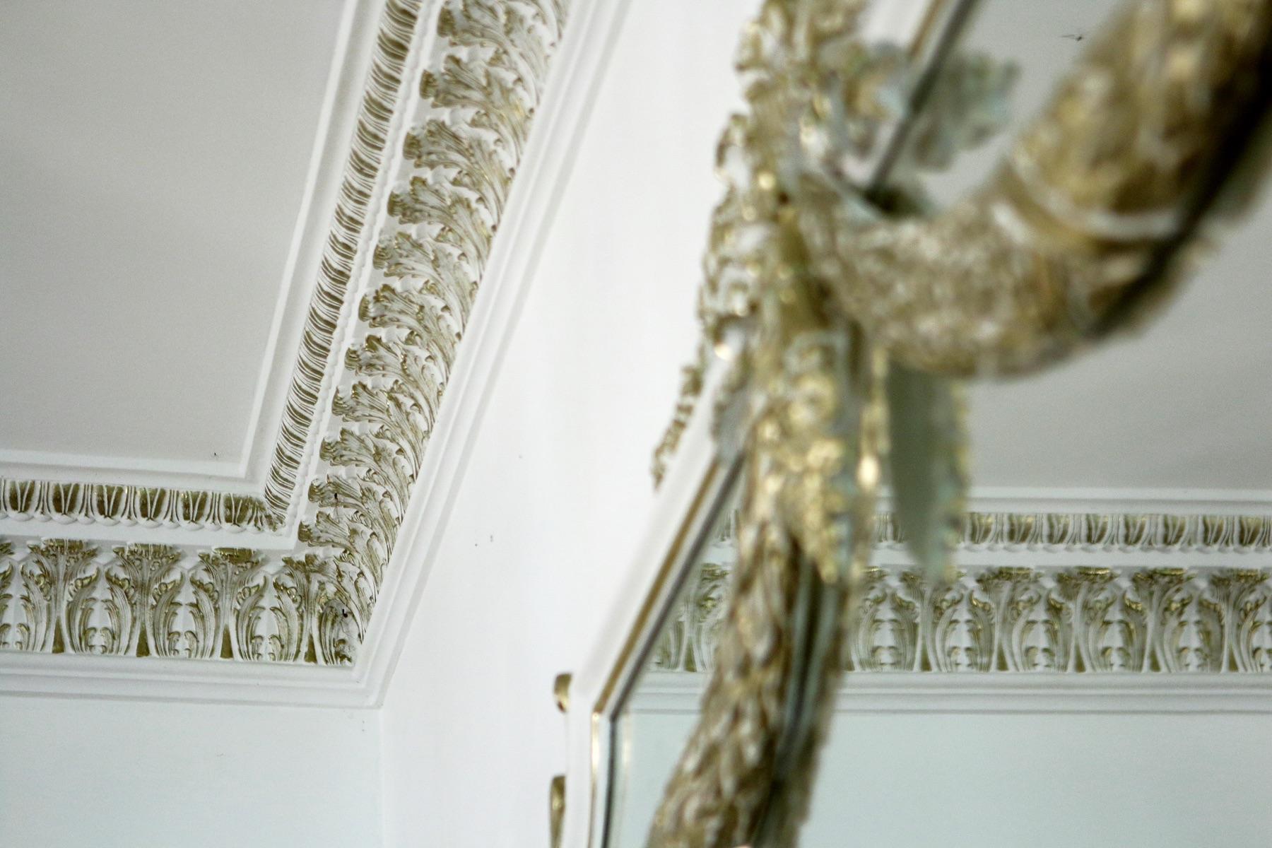 Decorative plaster cornice — DeCorGips
