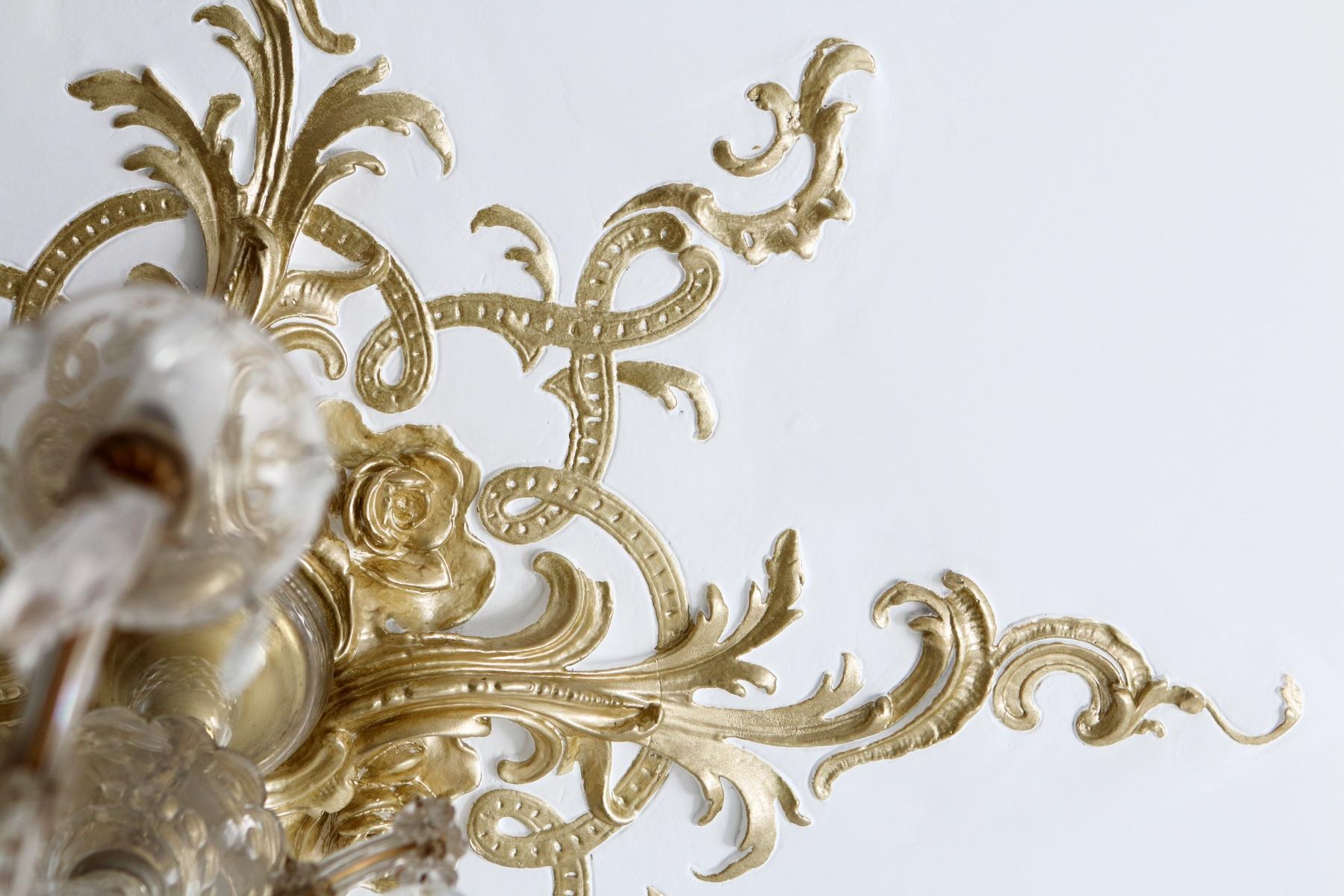 Close-up of plaster ornament — DeCorGips